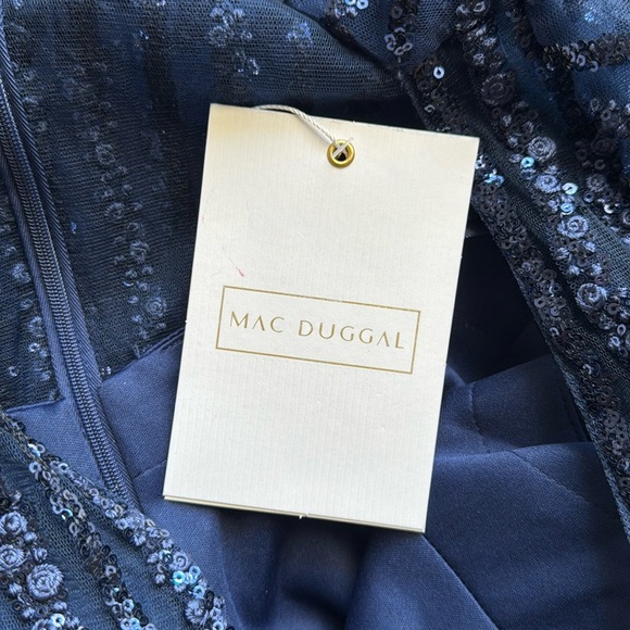 NWT Mac Duggal 11184 Plunging Striped Sequin Long Sleeve Gown in Midnight Size 2 - Picture 11 of 12